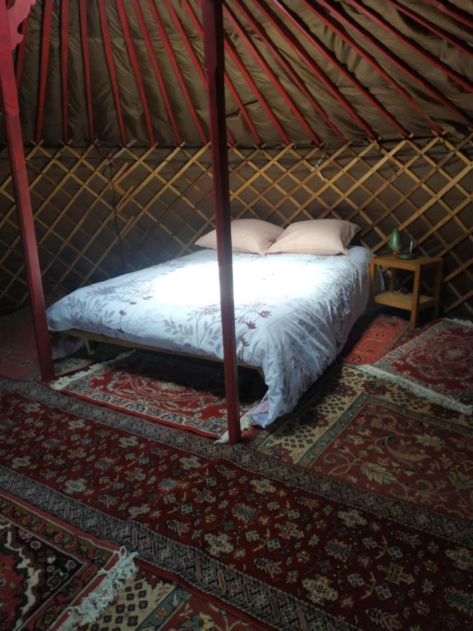 Yourte Rustique En Permaculture Creysse  Экстерьер фото